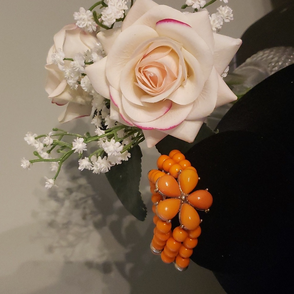 Orange stretch bead bracelet